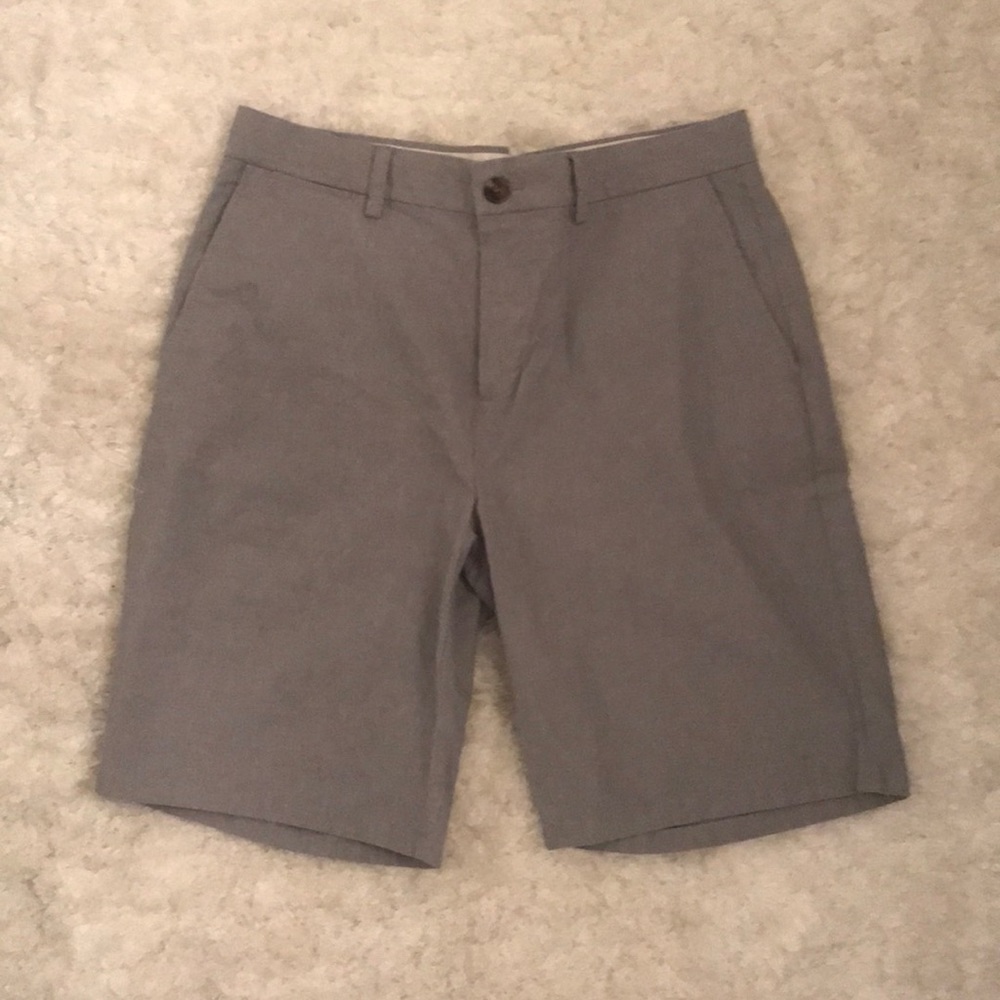 Gray shorts